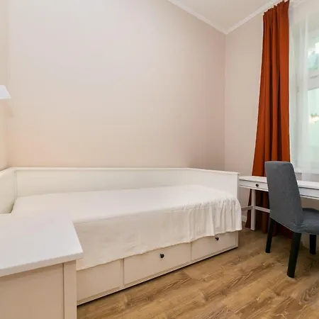 New 2 - Self Check In, Free Parking *