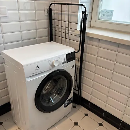 New 2 - Self Check In, Free Parking