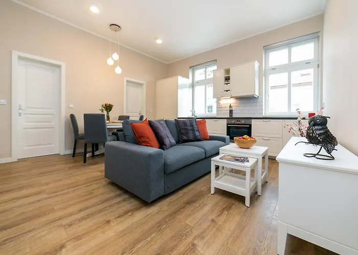 New 2 - Self Check In, Free Parking *