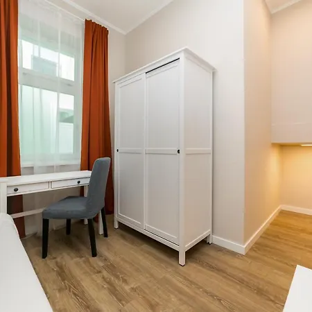 New 2 - Self Check In, Free Parking